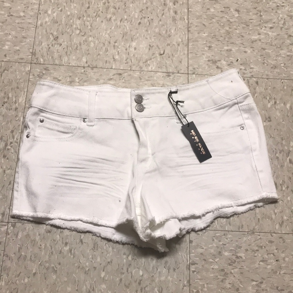 White Refuge Shorts - Charlotte Russe